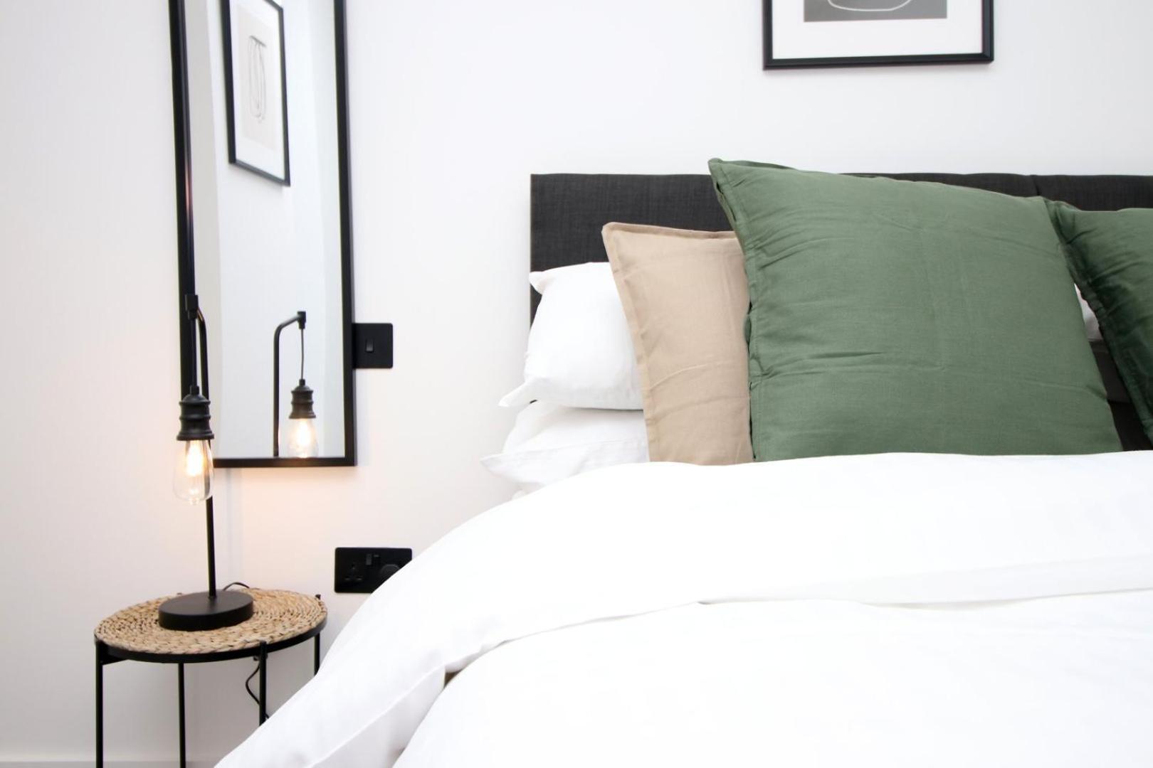 2 Bedroom With Free Parking 史云顿 外观 照片