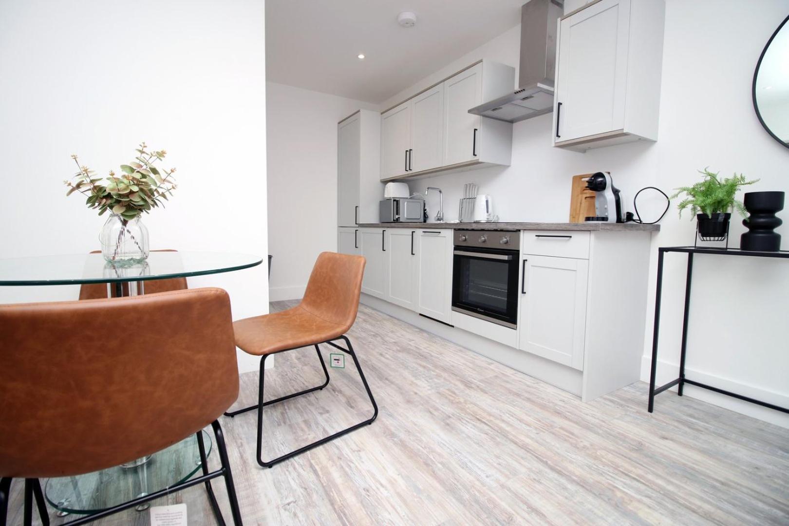 2 Bedroom With Free Parking 史云顿 外观 照片
